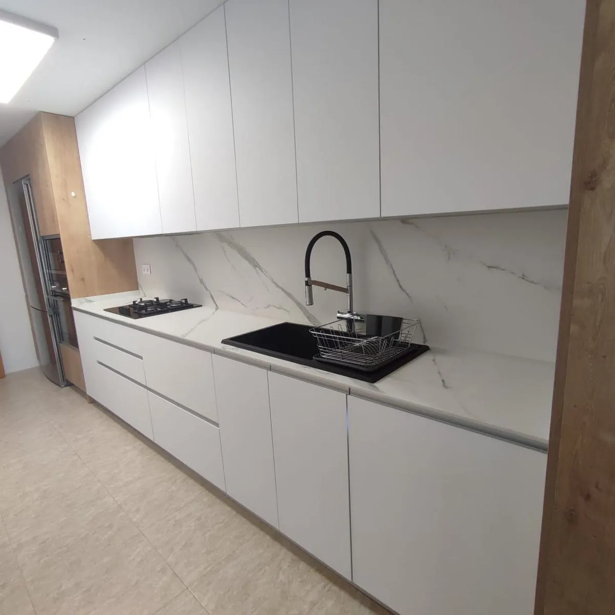 Mármol y roble para cocinar de verdad — foto 1
